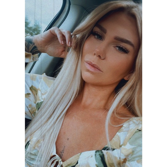 lindsayessensa